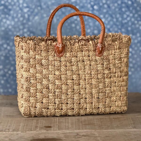 Un panier - Medium, Korg med bruna detaljer